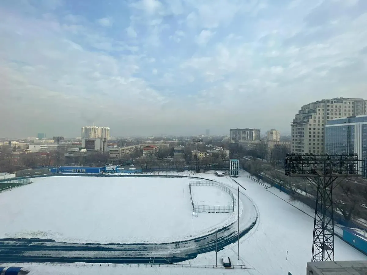 Студия Колос В Центре С Шикарным Видом Из Окна Almaty 0*,